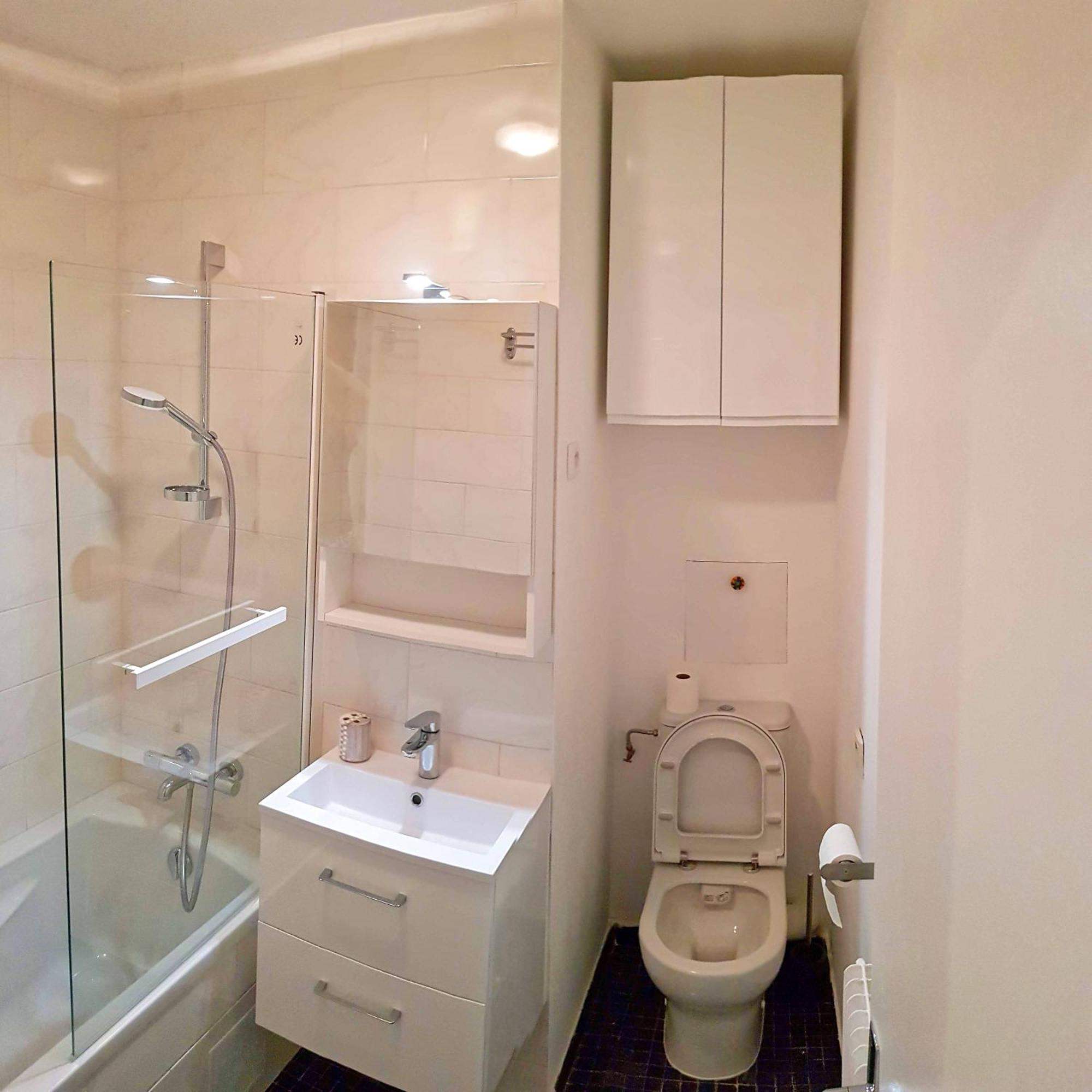 Chic Parisian Studio Retreat Bright Spacious And Secure Parking Zewnętrze zdjęcie